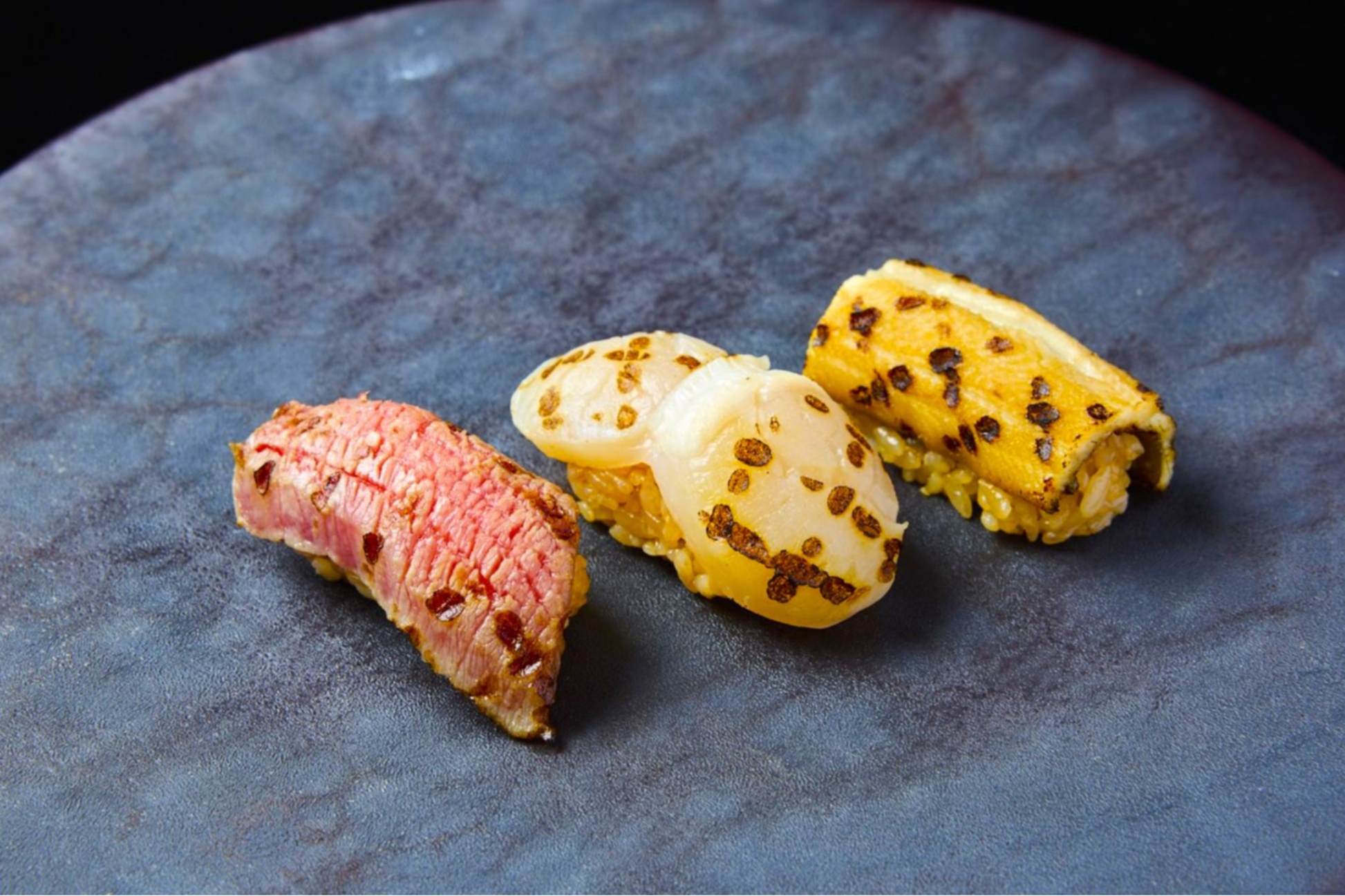 グローバル鮨レストラン「Aburi TORA -熟成鮨と炙り鮨-」駒沢パーククォーターにオープン