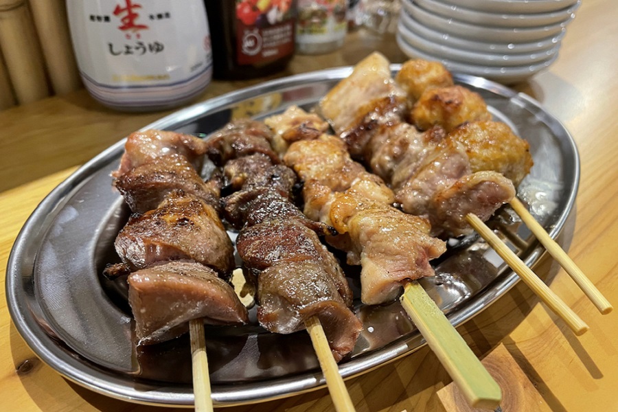 ▲「焼き鳥・焼きとん」(180円〜)