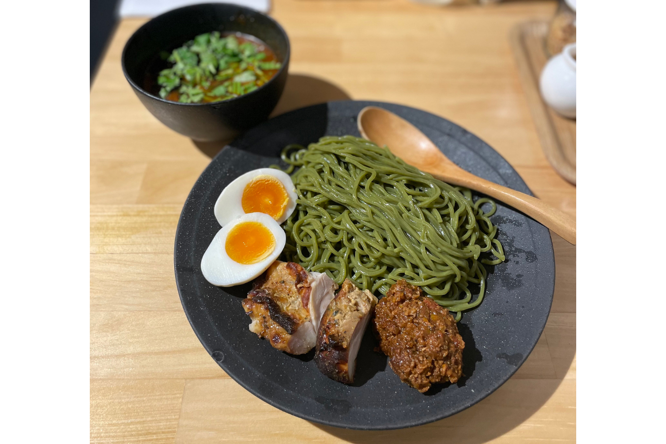 ▲ 「チリトマつけ麵スペシャル」(1,100円)