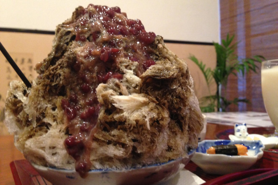 ▲ほうじ茶ミルク金時。すっきりとした甘さ。白玉や寒天も入っていて、満たされるお味。