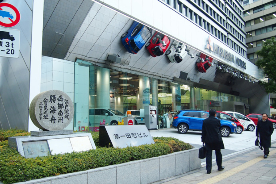 ▲現在は菱自動車工業本社ビルになっている旧薩摩藩蔵屋敷跡。こちらもかなり近代的に様変わり
