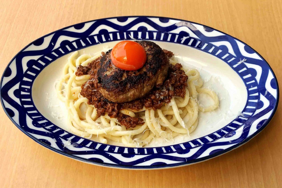 ▲「ハンバーグミートパスタ」(1,688円/税抜)