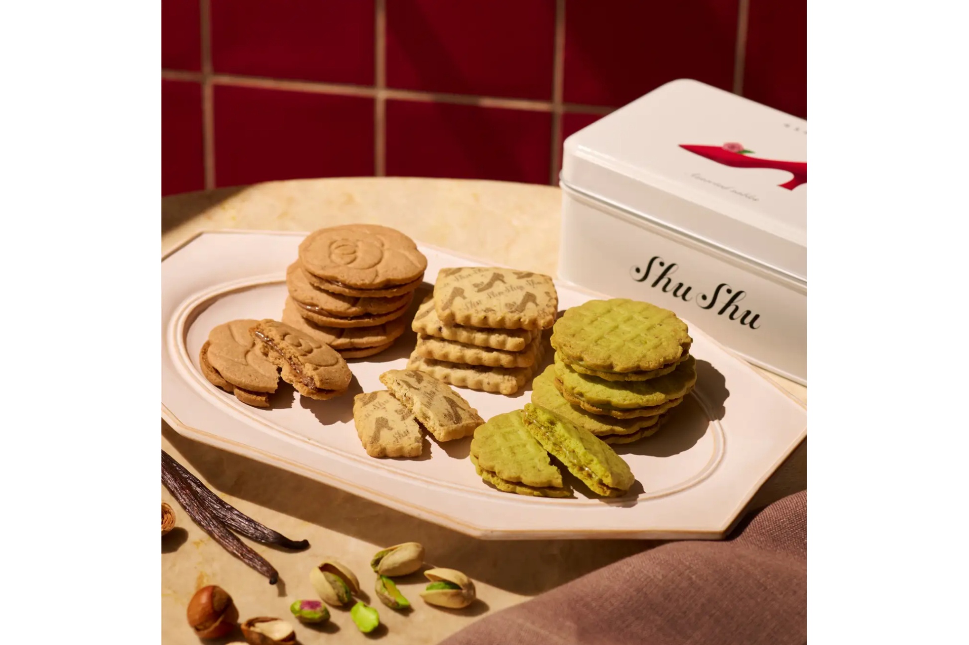 “赤い靴”をモチーフにしたスイーツブランド「シュシュ」そごう横浜店に誕生