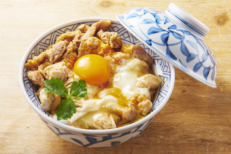 ▲「平飼い新鮮卵の親子丼」