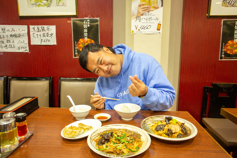 「人生は一瞬です。食べたいものを食べルンです。キュンです♪」