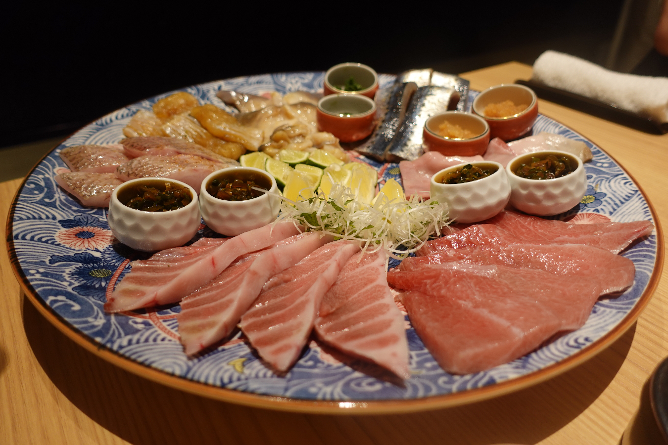 ▲炙りネタの一部。目の前で店員さんが炙ってくれます