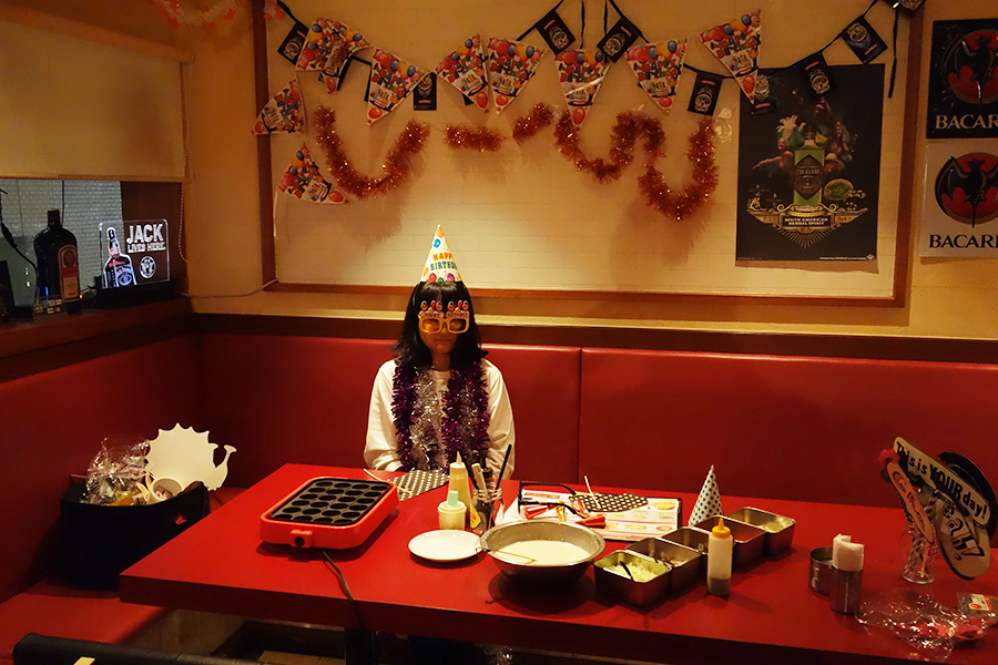 ▲ちなみに、たこ焼き食べ放題コースは3名から。仕方なく、3名分の料金を支払って一人パーティーを敢行することに・・・。