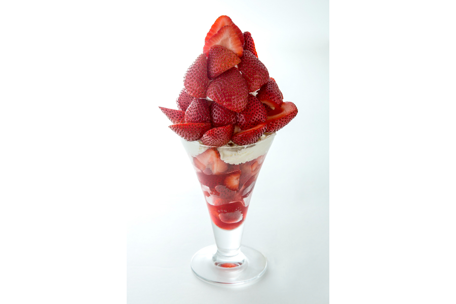 ▲「ストロベリーパフェ」(2,100円)