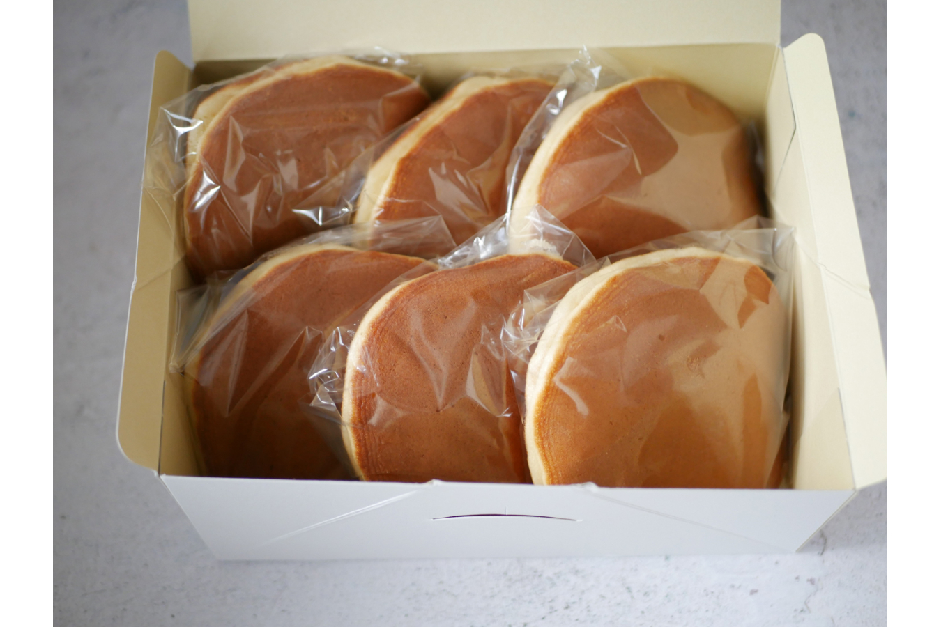 ▲「どらやき」(1個240円)どら焼きを購入する場合、16時以降来店の場合は要予約