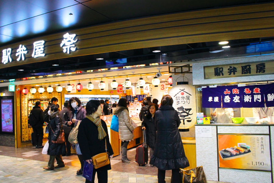 ▲駅弁屋「祭」は、一年中まさに「駅弁まつり