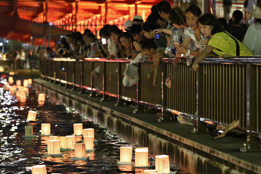 8 13は隅田川のとうろう流し トラベラー気分で楽しむ夏の浅草女子旅ガイド レッツエンジョイ東京