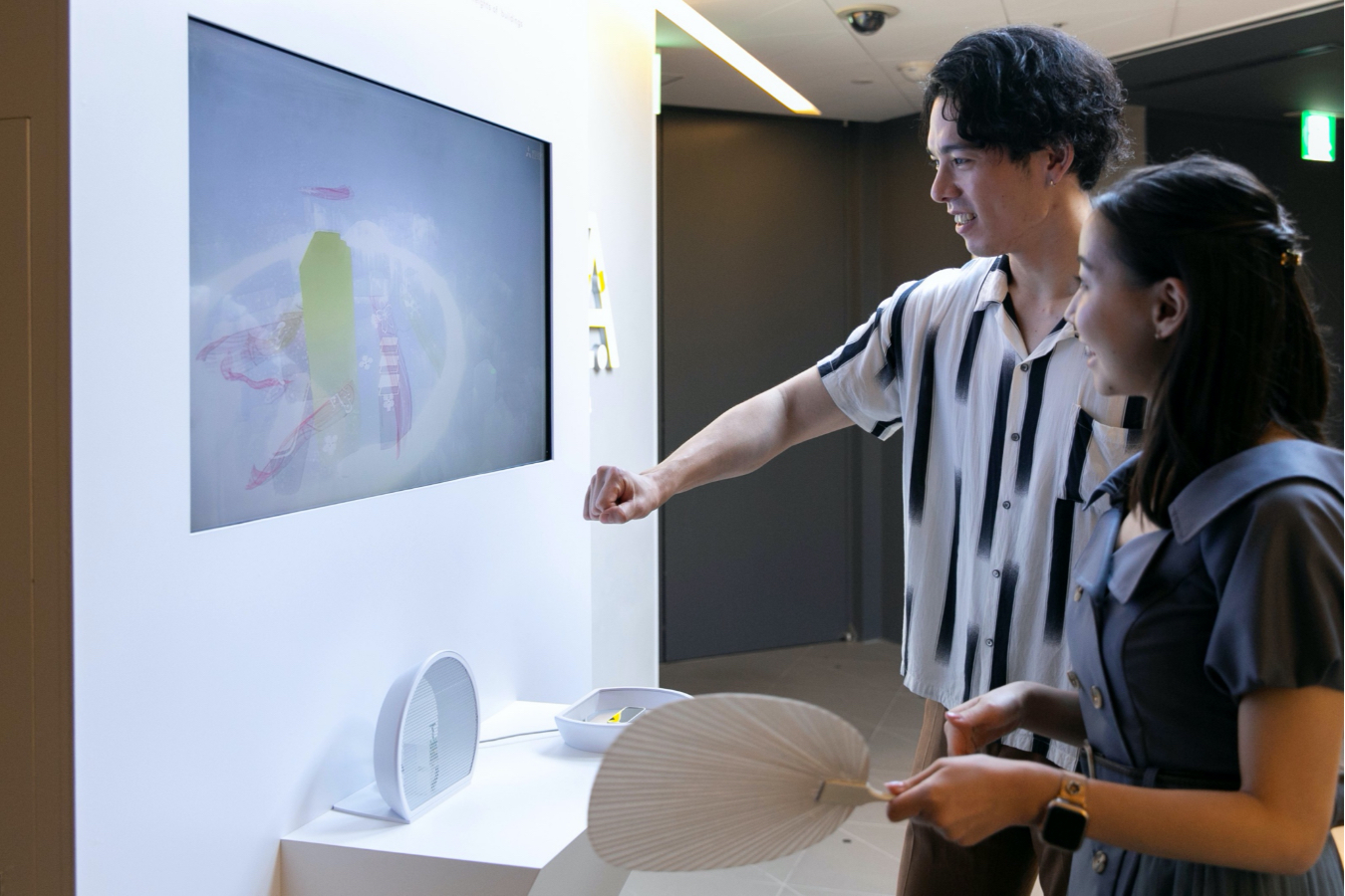 ▲ビルの高さで変わる“風”を視覚的に体験する(2F体験展示)
