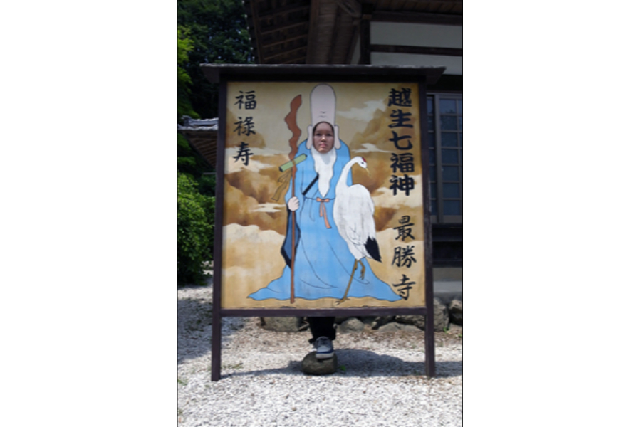 ▲七福神めぐりをすると、七枚の看板にハマれる埼玉の越生町。もはやスタンプラリー。