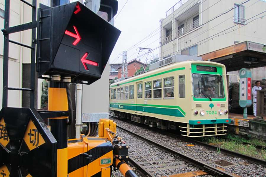 ▲路面電車の行き来を眺めながら