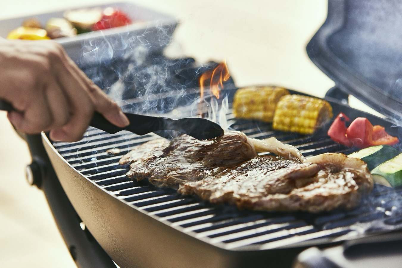 ▲契約農家や自社菜園にて作られた地野菜、近郊で獲れた新鮮な魚介類などでBBQも