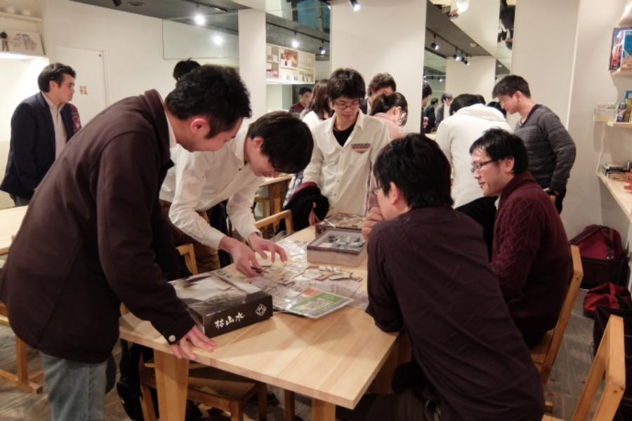 ▲別のテーブルとの盛り上がりの落差といったら……