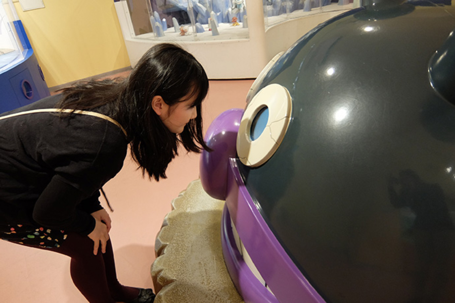 ▲バイキンマンの家の中を覗ける