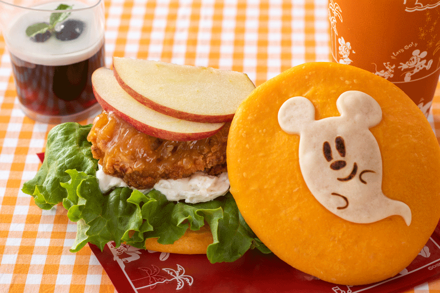 フライドチキンとリンゴのサンドウィッチ、グレープゼリーソフトドリンクのチョイス 価格:1,070円