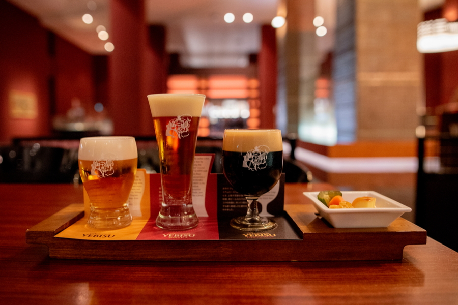 ▲こだわりをより味わいたいなら、定番3種の「ヱビス飲み比べセット」(2ヱビスコイン/800円)もオススメだ