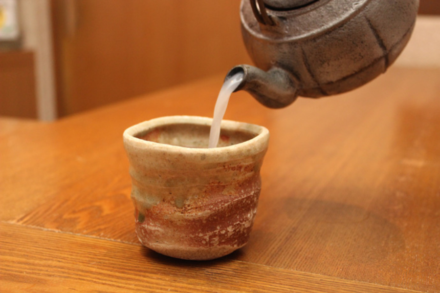 ▲ポタージュ状のそば湯も美味。これだけでお酒が飲めそう