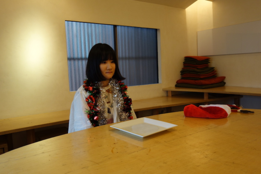 ▲クリスマスのモールを肩からかけてみた