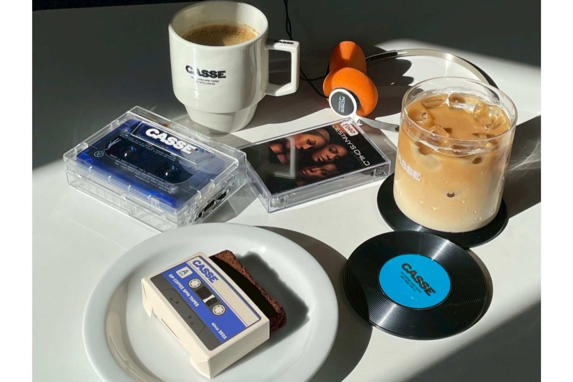 カセットテープで音楽が聴けるカフェ「カッセ」渋谷にオープン