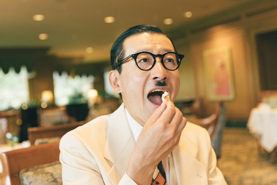 ▲クリームをたっぷり付けて口に運ぶと・・・