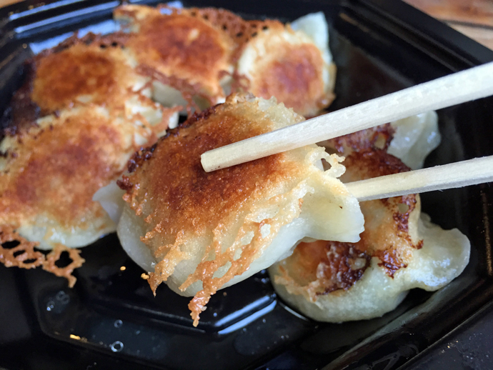 麻布十番商店街で世界食べ歩きの旅 仕事帰り女子会にもオススメ ちょい食べブラブラ歩き レッツエンジョイ東京