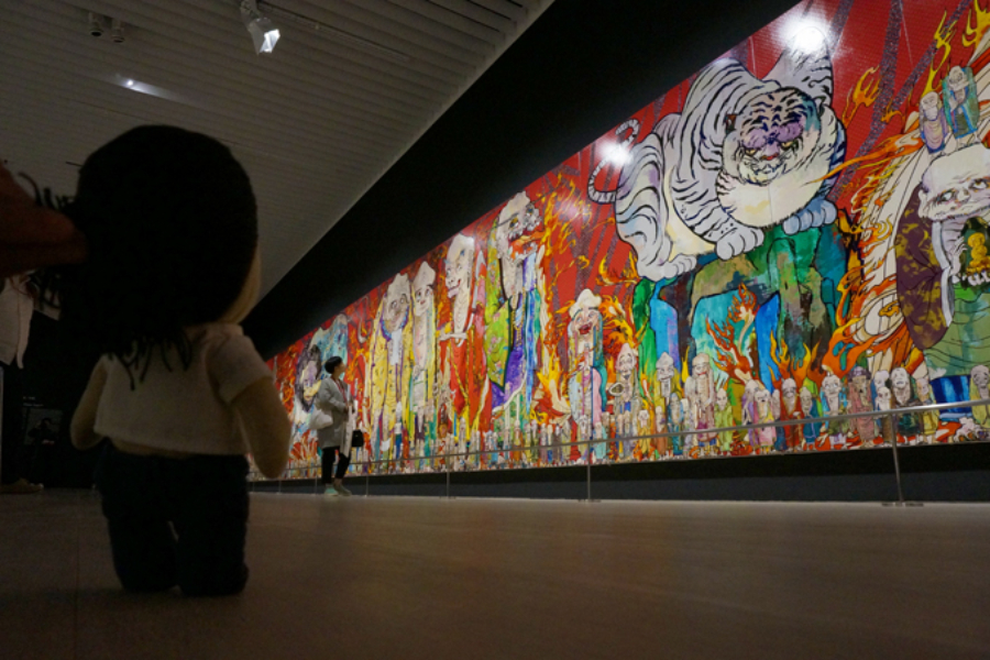 ▲展覧会ビジュアルにあしらわれている《五百羅漢図【白虎】》。中国の古代思想“四神”に対応した4面で構成され、各25メートル全100メートルにもなる大作