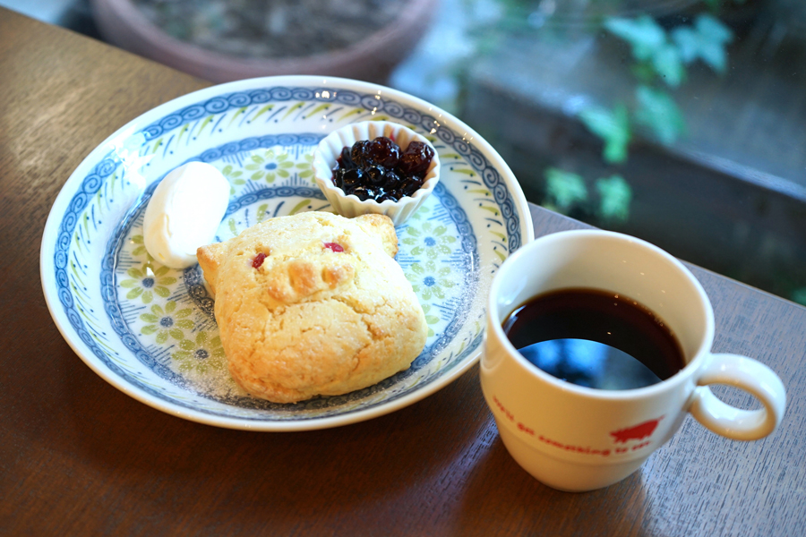 ニットカフェ森のこぶた