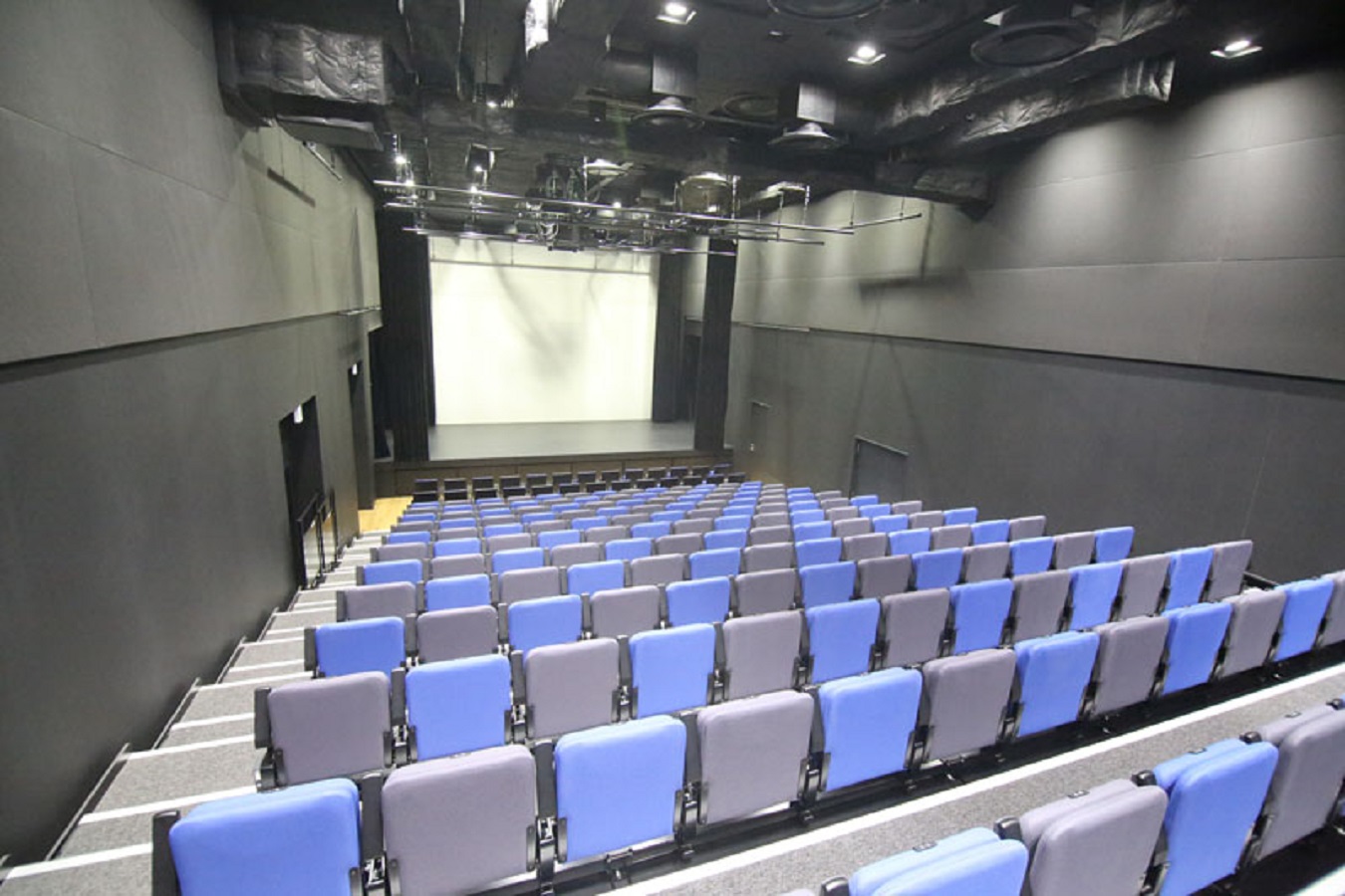 ▲地下2階の「アニメイトシアター」