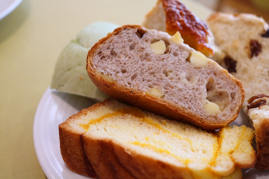 もちもちふっくら食感のパンがおかわり自由!