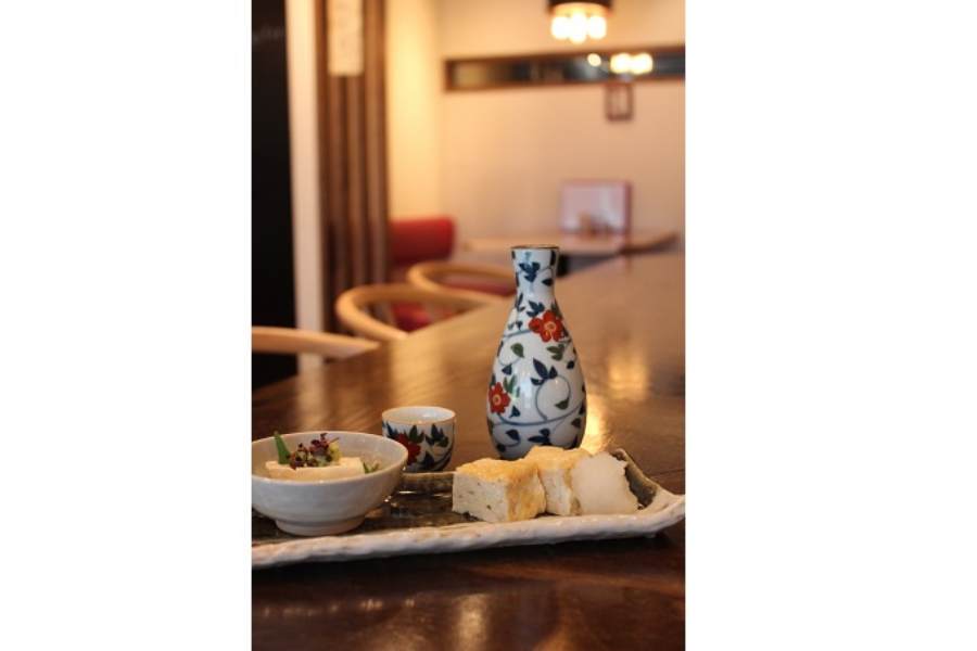 ▲今宵は、蕎麦店でしっぽりと