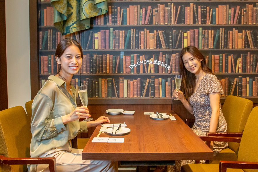 今回体験してくれたのは、佐分利眞由奈さん(左)と益田アンナさん(右)