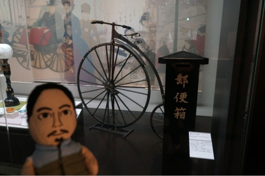 ▲というわけで東京ゾーンへGO。文明開化で自転車や郵便ポストが登場します。このダルマ自転車は館内イベントで乗車体験できるとか(またぐだけですが)