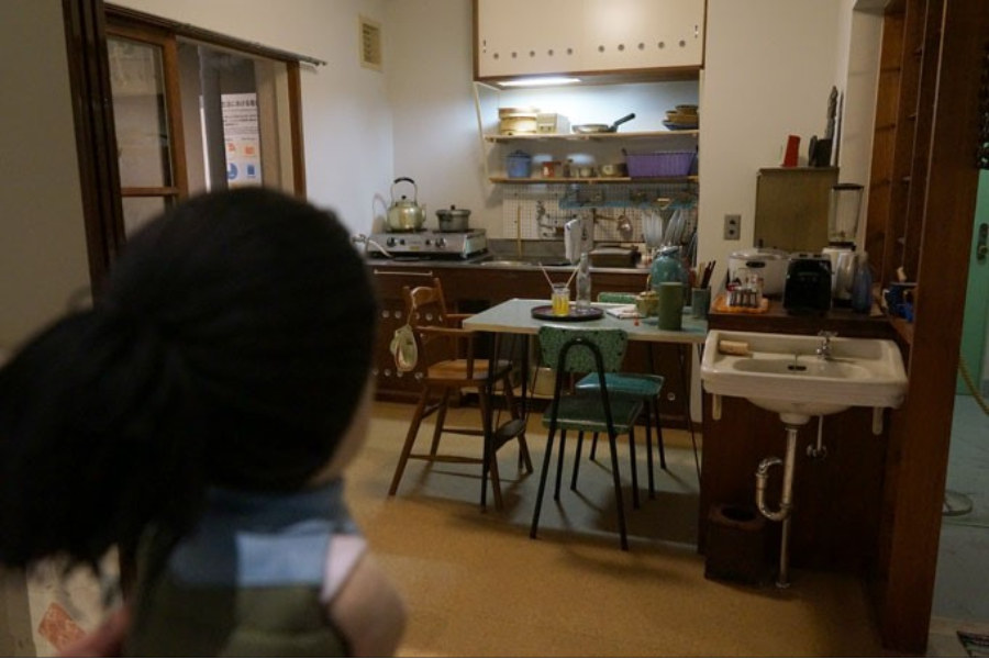 ▲展示はまだまだ続きますが、一気にすっ飛んで戦後の高度経済成長期の団地生活《ひばりヶ丘団地》。先日引っ越した新居(築47年!)とあんまり変わらないような気が……