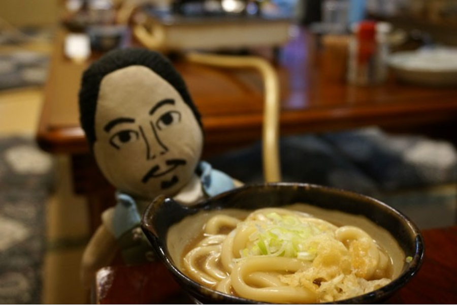 ▲シメは雑炊かうどんかで悩んでうどん! 薬味のネギと天かすが嬉しいね、おいちーね。ちなみに一人だと鍋だけで満腹になるので頼みすぎ注意!