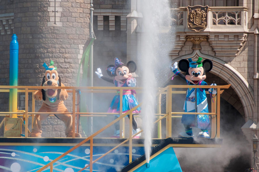 東京ディズニーランド R ディズニー夏祭り レッツエンジョイ東京