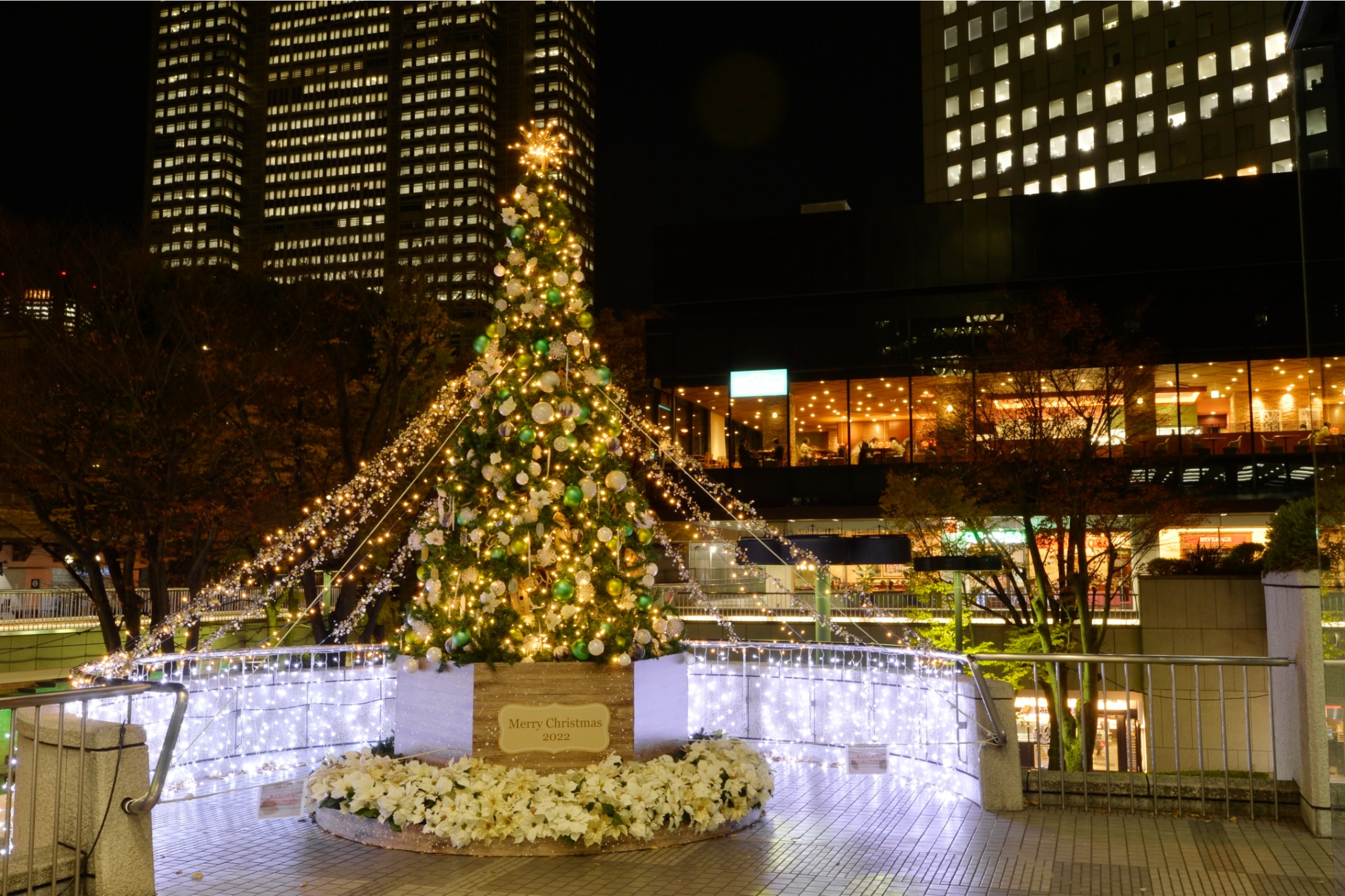 新宿のクリスマスイベント21 レッツエンジョイ東京