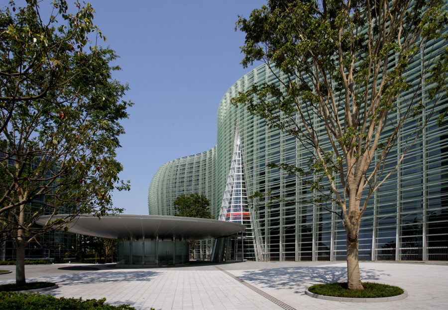 国立新美術館