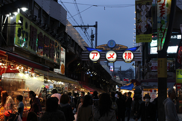 上野アメ横商店街景観