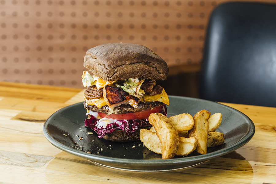 JS BURGER CAFE内観