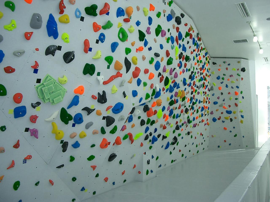 Bouldering studio PEKIPEKI