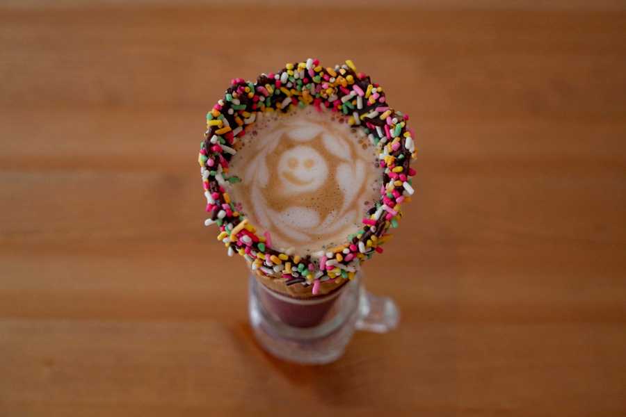 COFFEE CONE TOKYOスイートカフェラテ