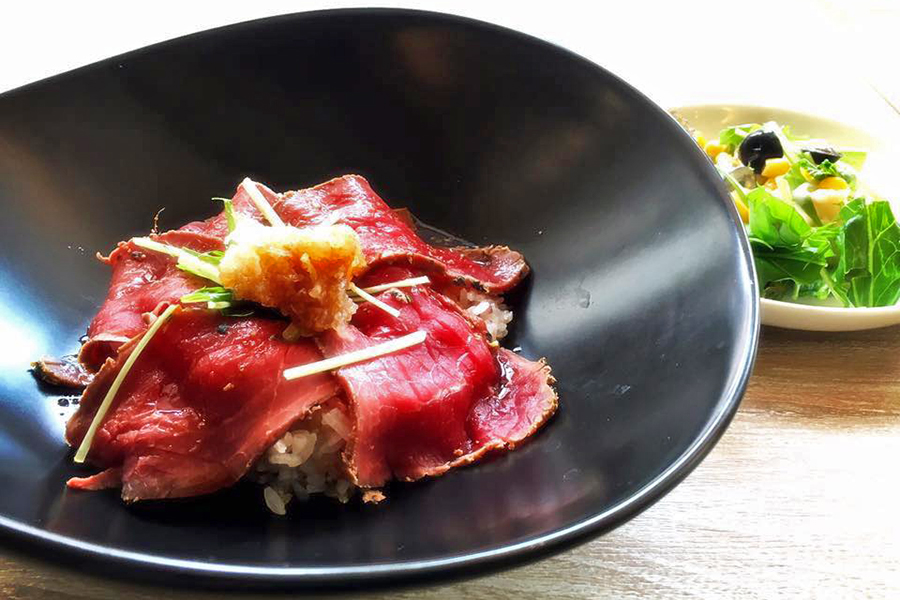 COLORSOL QUOLIA 塩麹熟成ローストビーフ丼