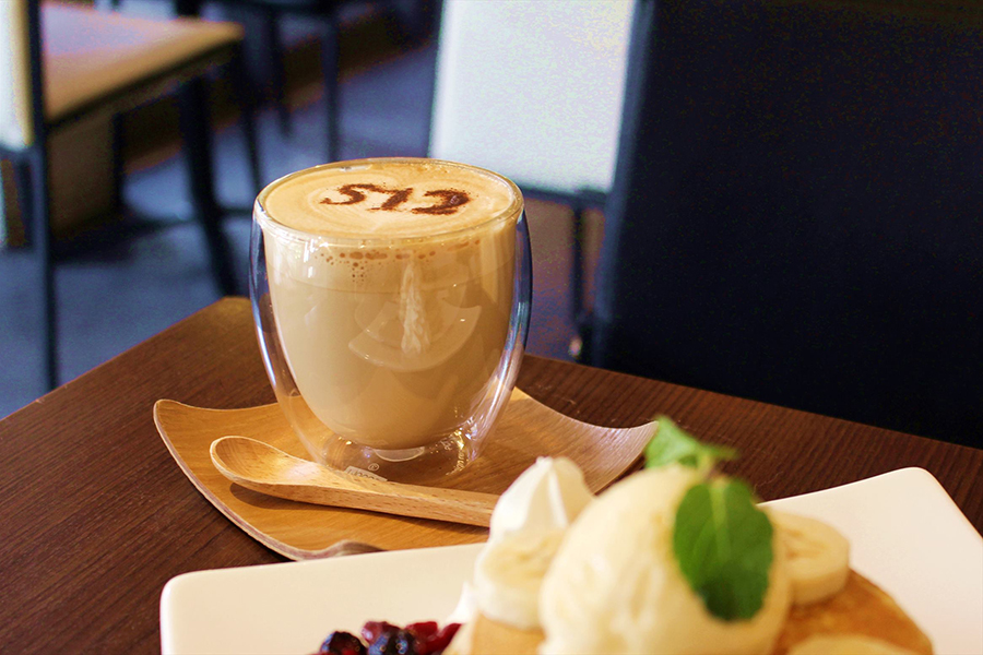 512 CAFE&GRILL カフェラテ