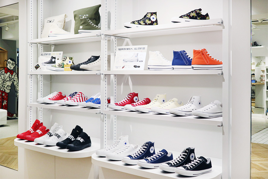 White atelier BY CONVERSE 春の新作