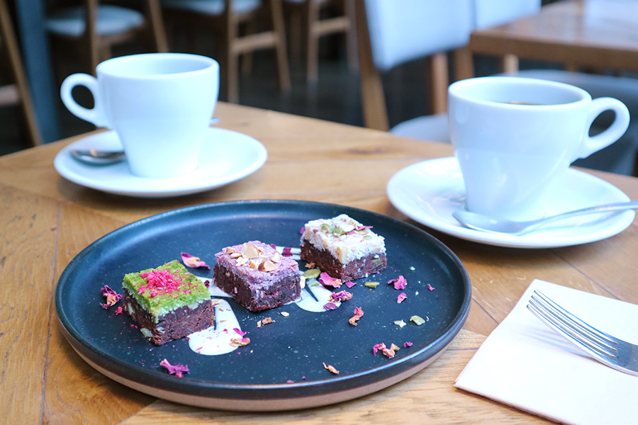METoA Ginza Me's CAFE & KITCHEN シティスケープ ブリズバー