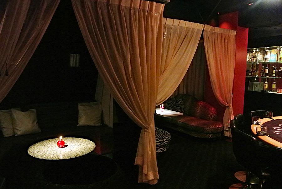 艶bar & lounge店内