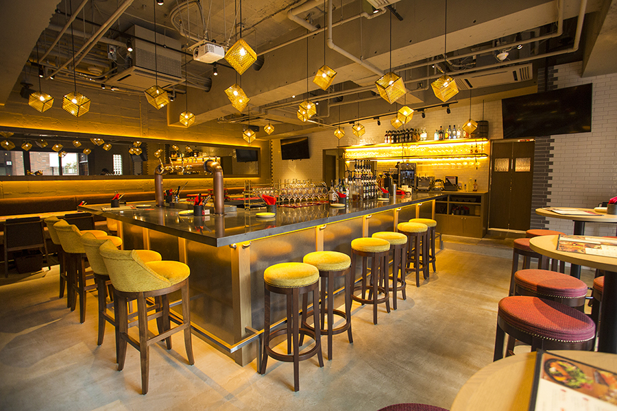 BEER& 246 aoyama brewery 店内